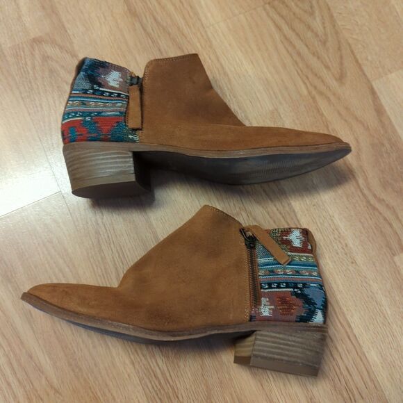 ALDO Boots Booties Womens 7.5 M Tan Suede Zip Southwest Aztec Ankle Zip - Picture 2 of 8